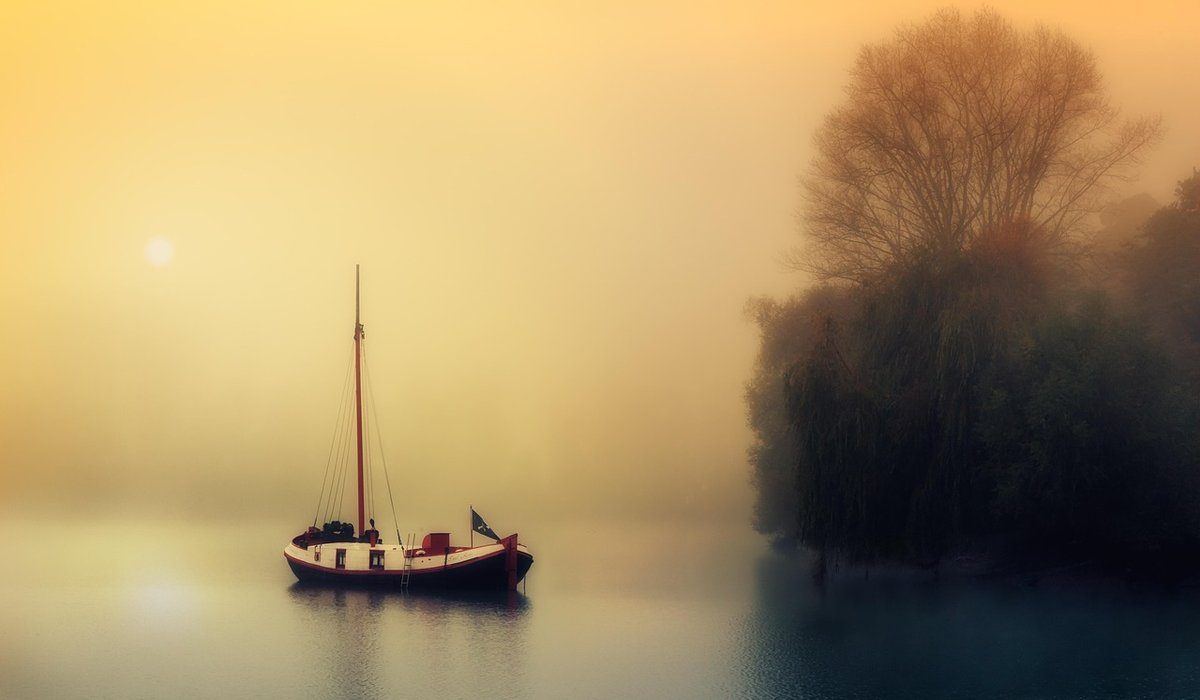 How to Moor Your Boat Safely Along the Broads
